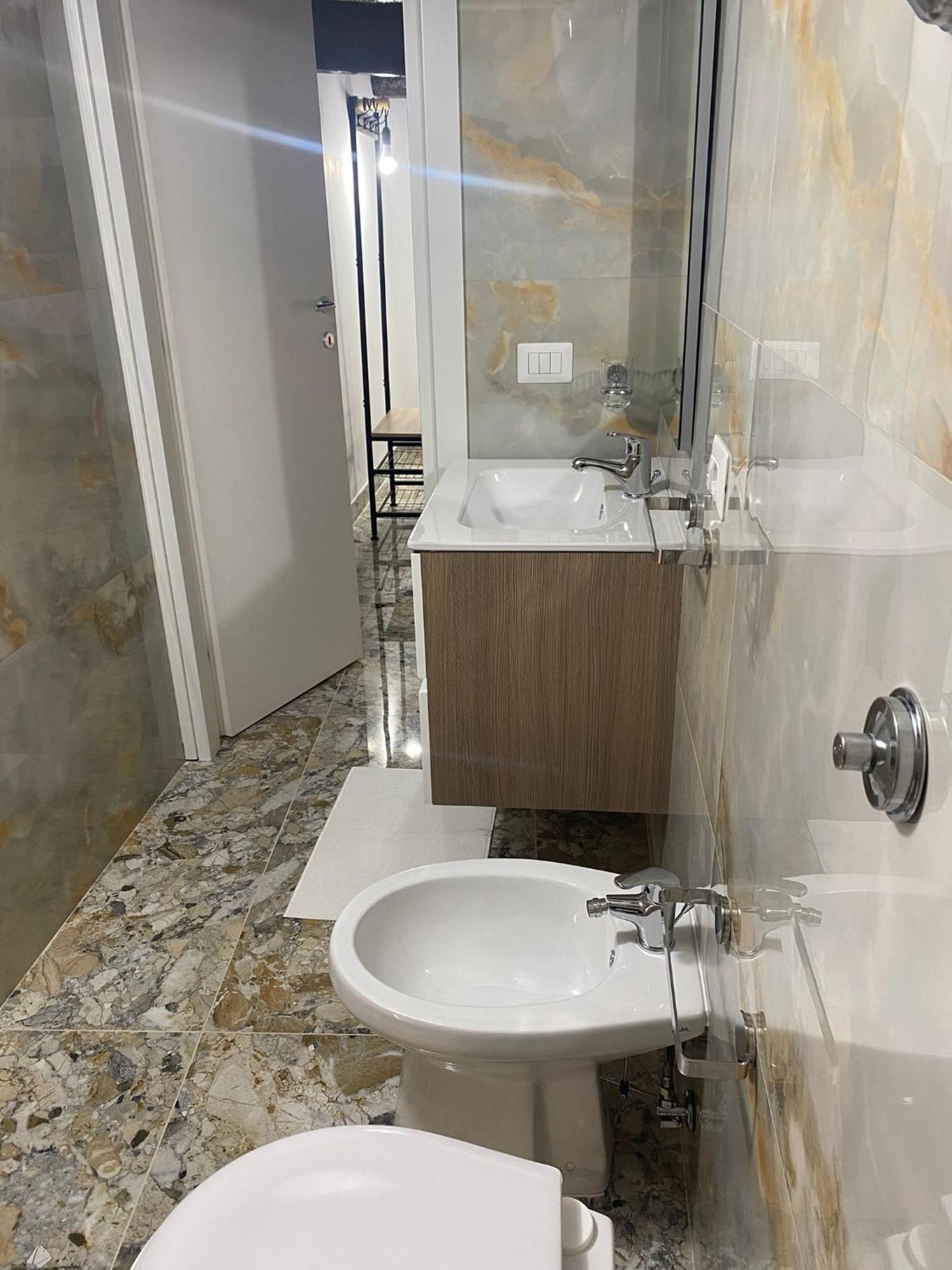 Dora House Napoli Apartment Luaran gambar